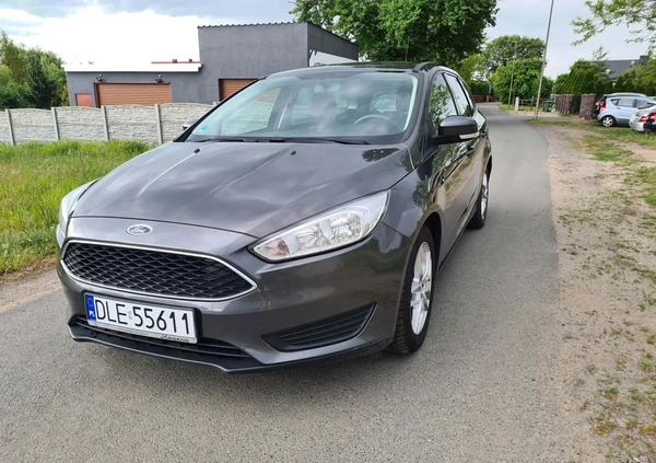 Ford Focus cena 32900 przebieg: 102000, rok produkcji 2015 z Sztum małe 211